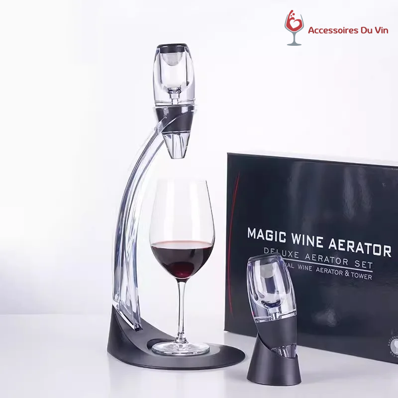 aérateur-de-vin-détachable-posé-sur-table-avec-filtre-intégré aérateur de vin détachable posé sur la table avec filtre intégré
