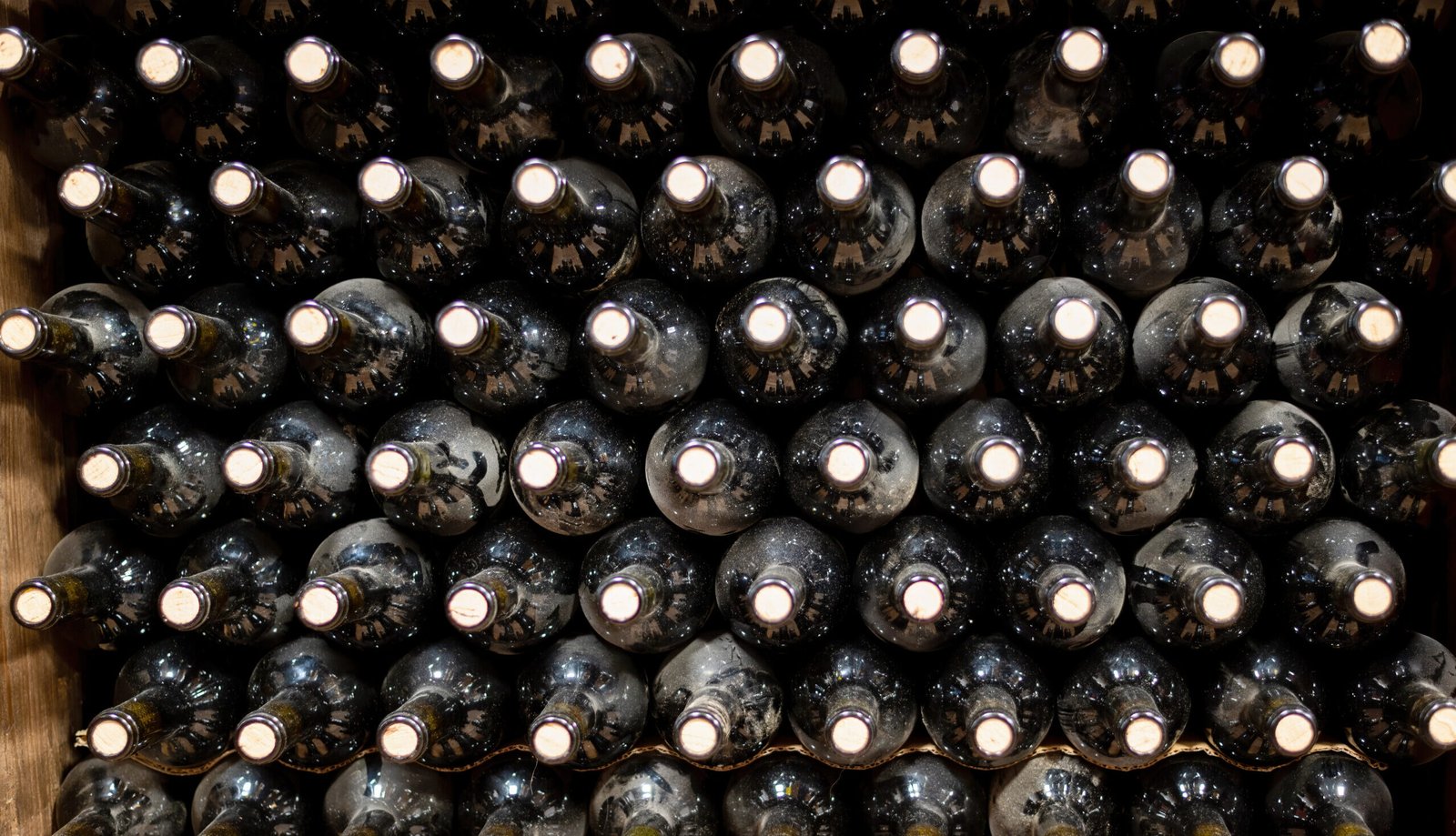 Conserver son vin : conseils de conservation sans cave à vin