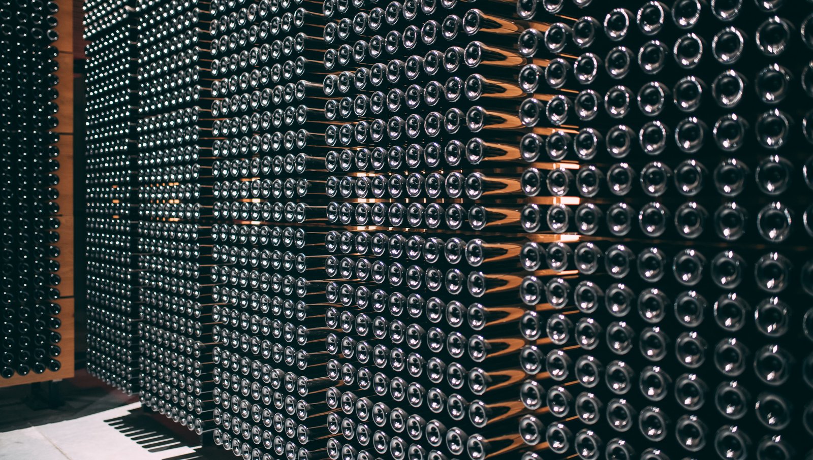 Comment ranger ses bouteilles de vin en caves et cave à vin